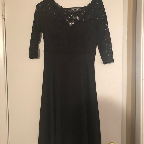 Dresses - Picture 3 of 4